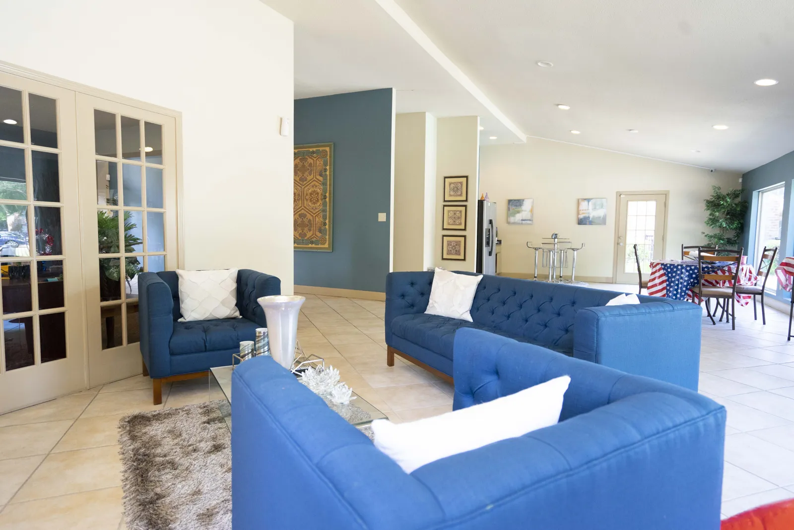 Bay Oaks — Living room